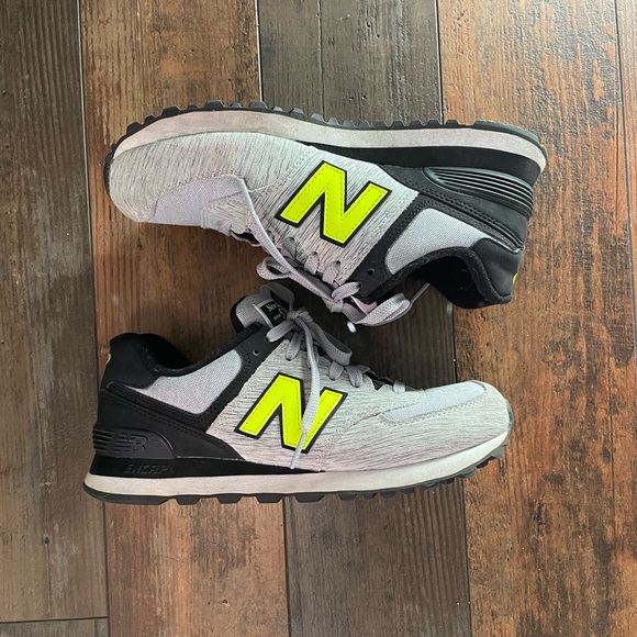 574 New Balance Women's Sneakers in Heather Gray and Neon Yellow - Picture 2 of 8